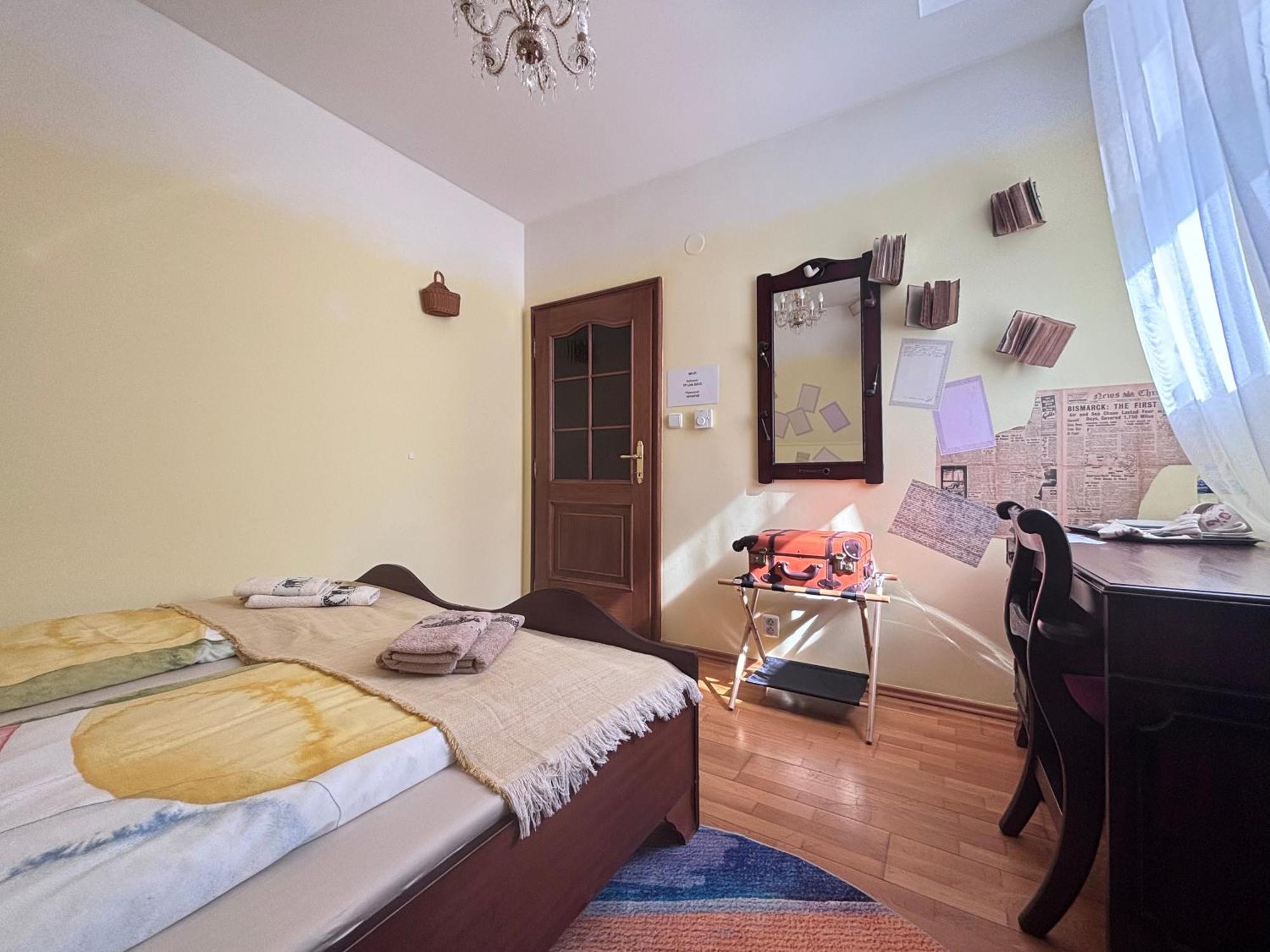 Poet'S Theme Room, Free Parking Карлові Вари Екстер'єр фото