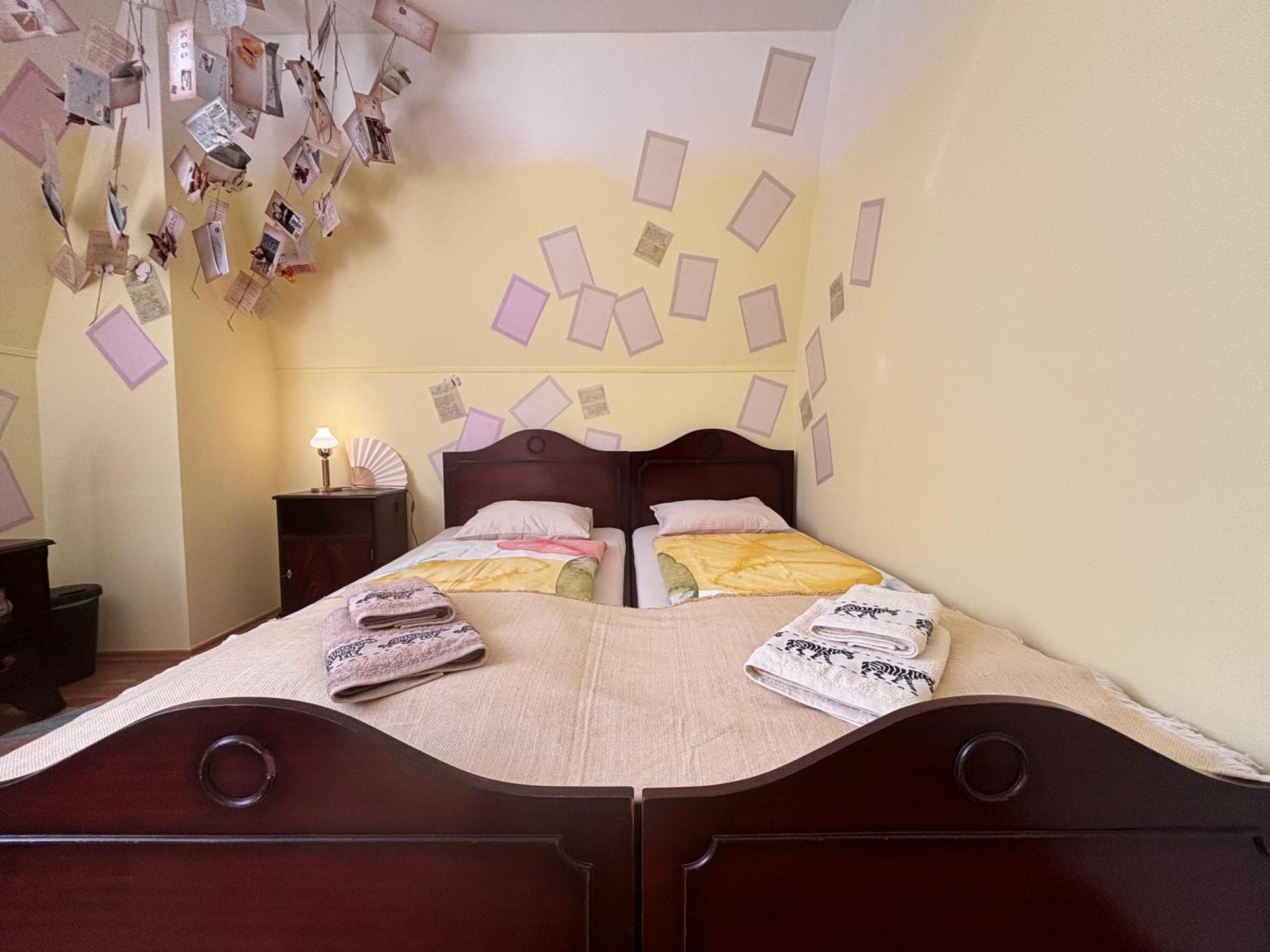 Poet'S Theme Room, Free Parking Карлові Вари Екстер'єр фото