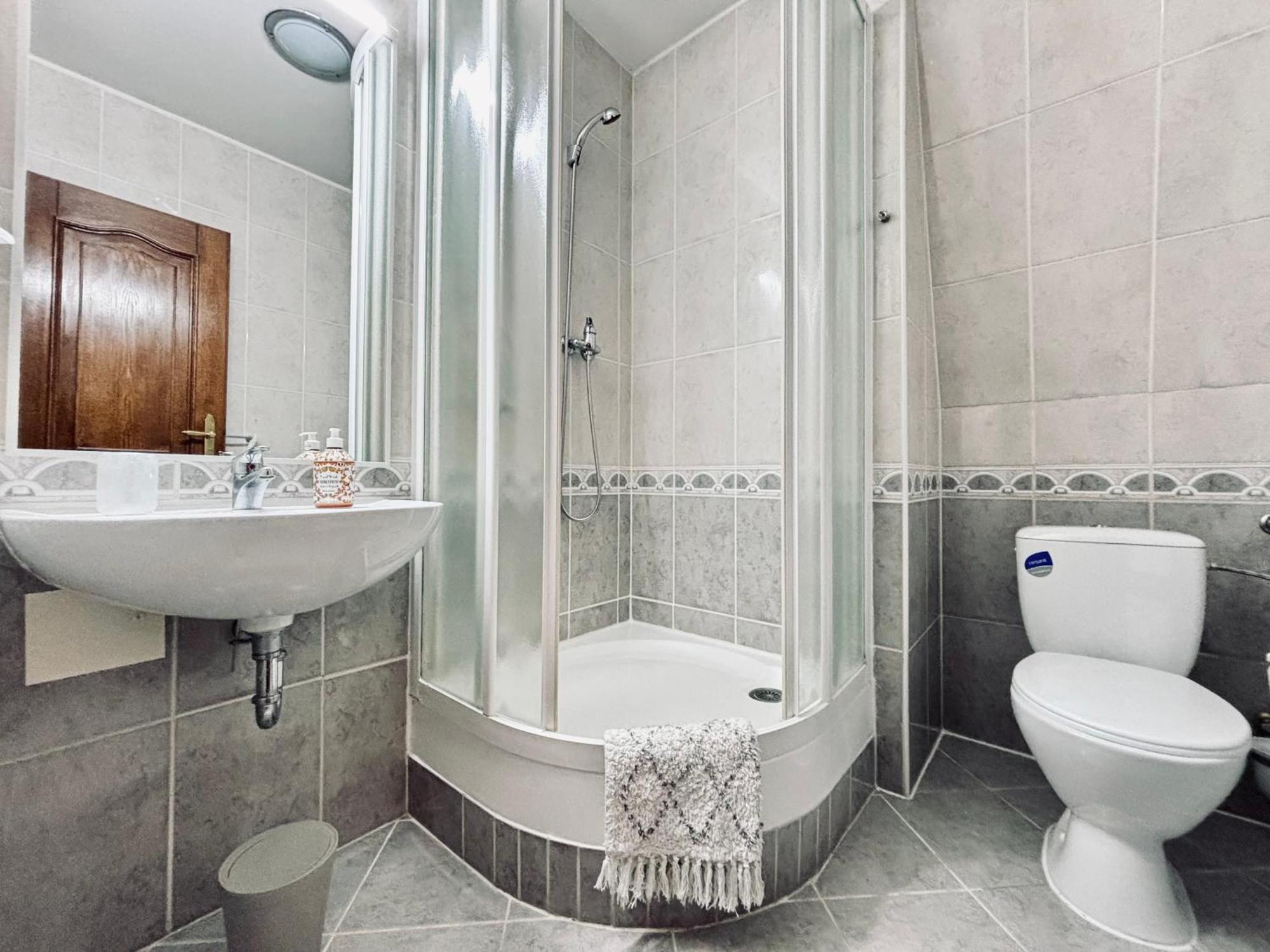 Poet'S Theme Room, Free Parking Карлові Вари Екстер'єр фото
